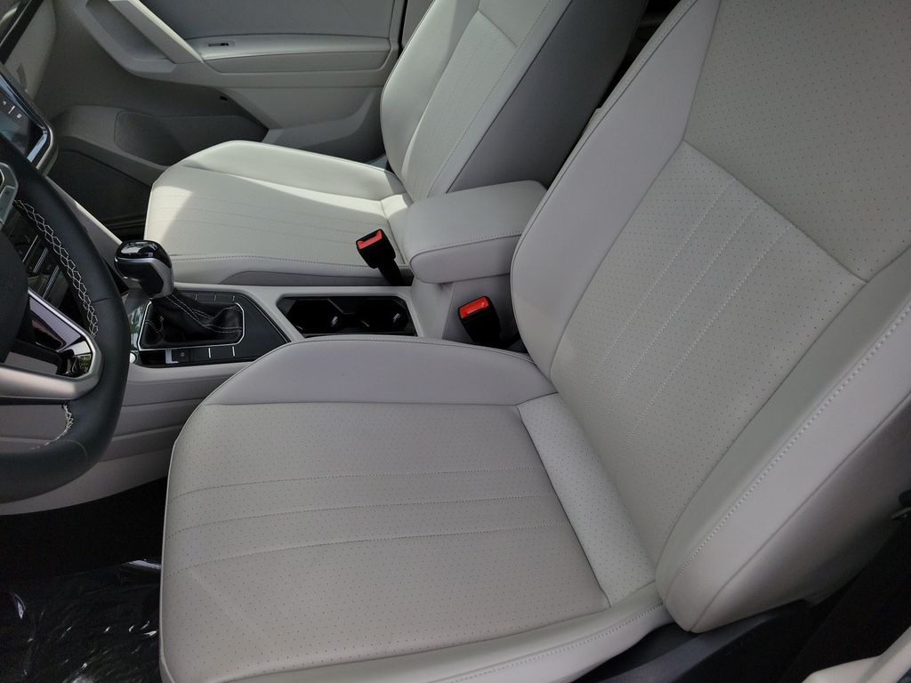 2023 Volkswagen Tiguan SE - Photo 23