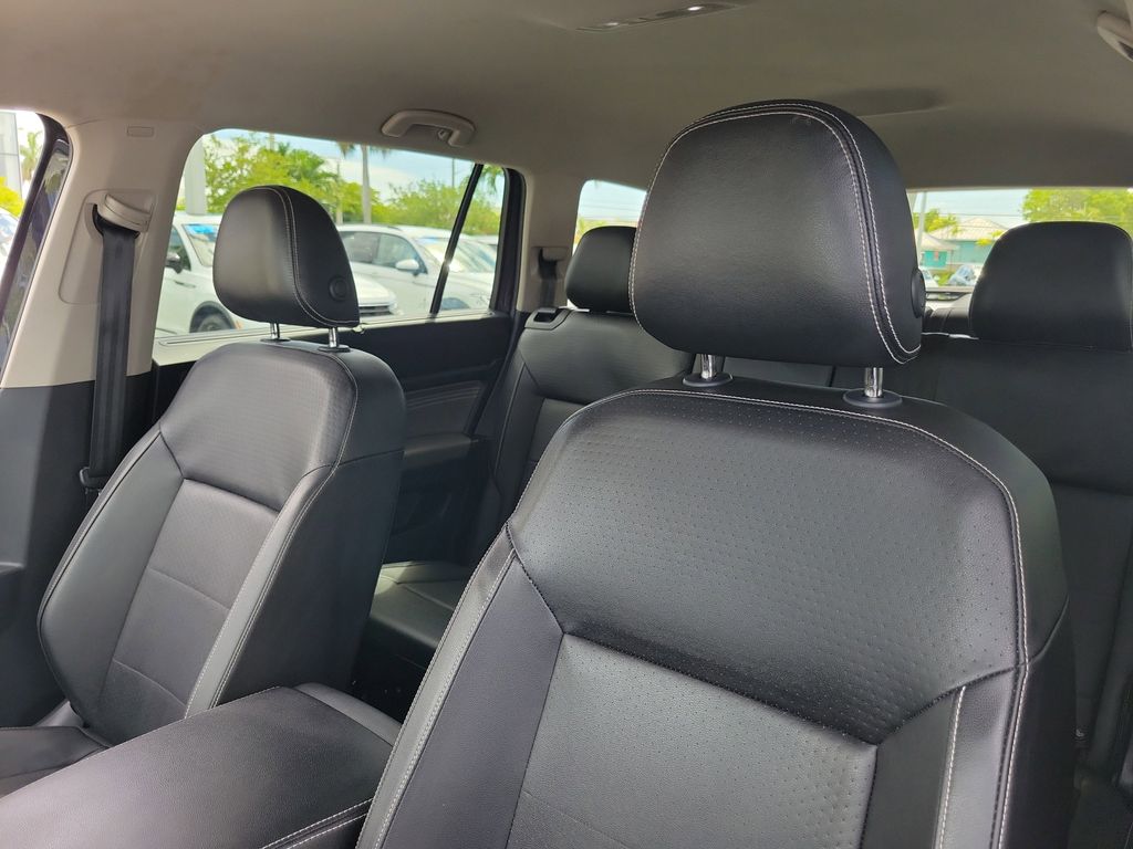 2023 Volkswagen Atlas SE w/Tech - Photo 21