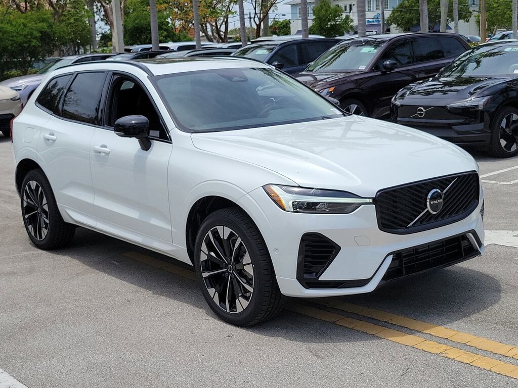 New 2026 Volvo XC60 plug-in hybrid T8 Plus SUV