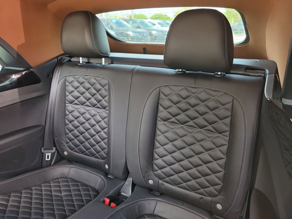 2019 Volkswagen Beetle SE - Photo 12