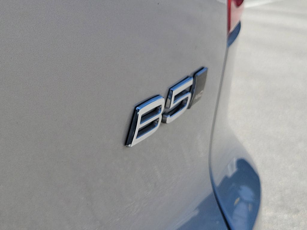 2023 Volvo XC40 Plus - Photo 6
