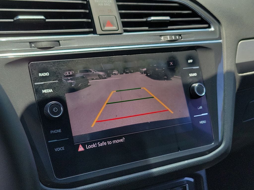 2021 Volkswagen Tiguan SE - Photo 32
