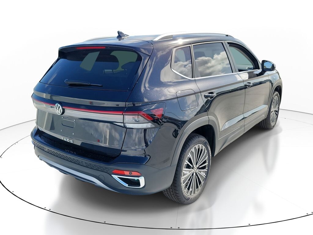 New 2026 Volkswagen Taos 1.5T SE SUV