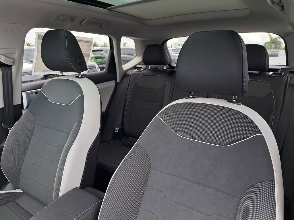 2025 Volkswagen Taos SE - Photo 20