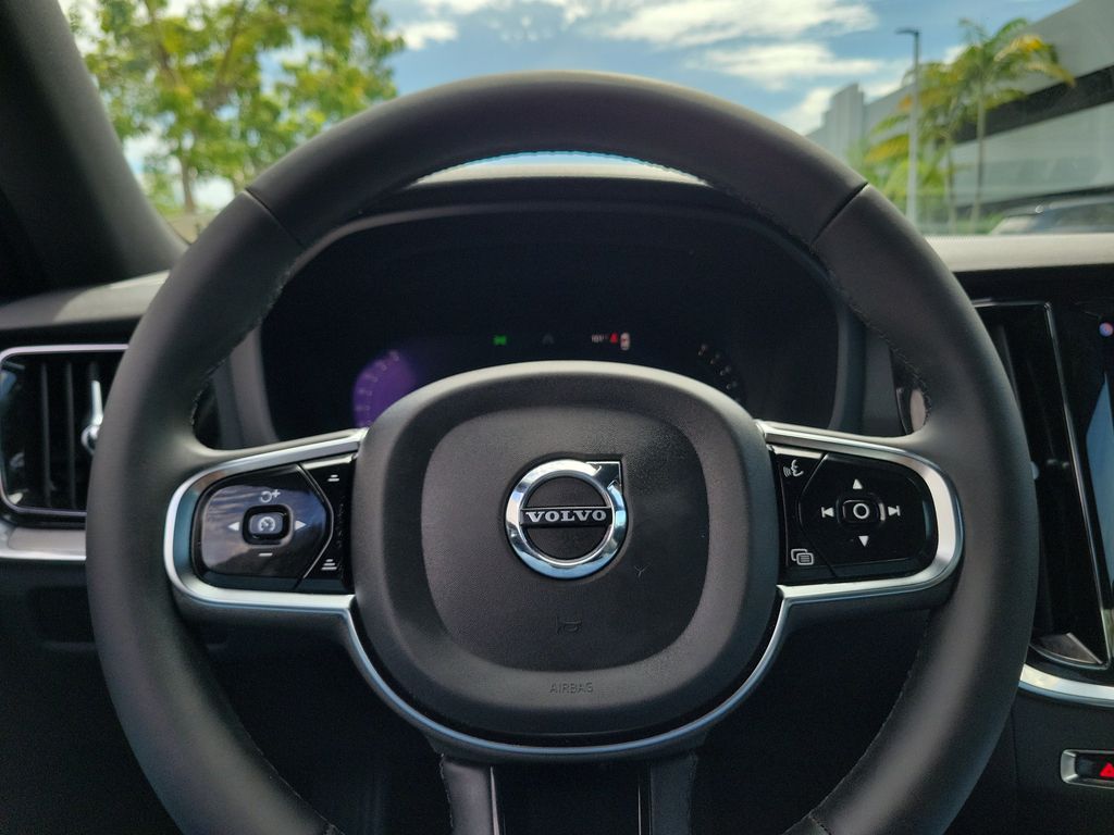 2024 Volvo S60 Plus - Photo 22