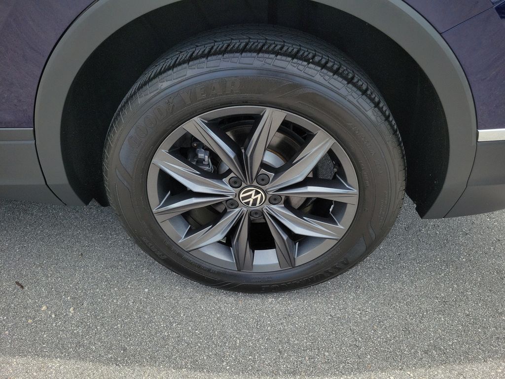 2023 Volkswagen Tiguan SE - Photo 9