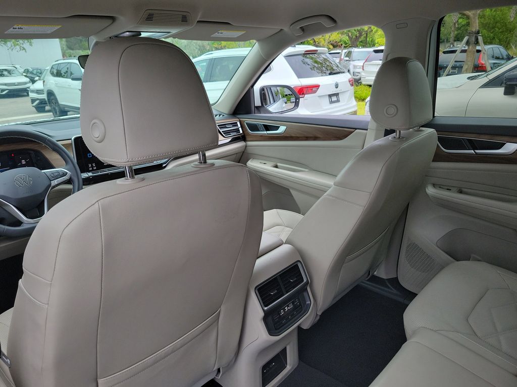 2024 Volkswagen Atlas SE - Photo 12