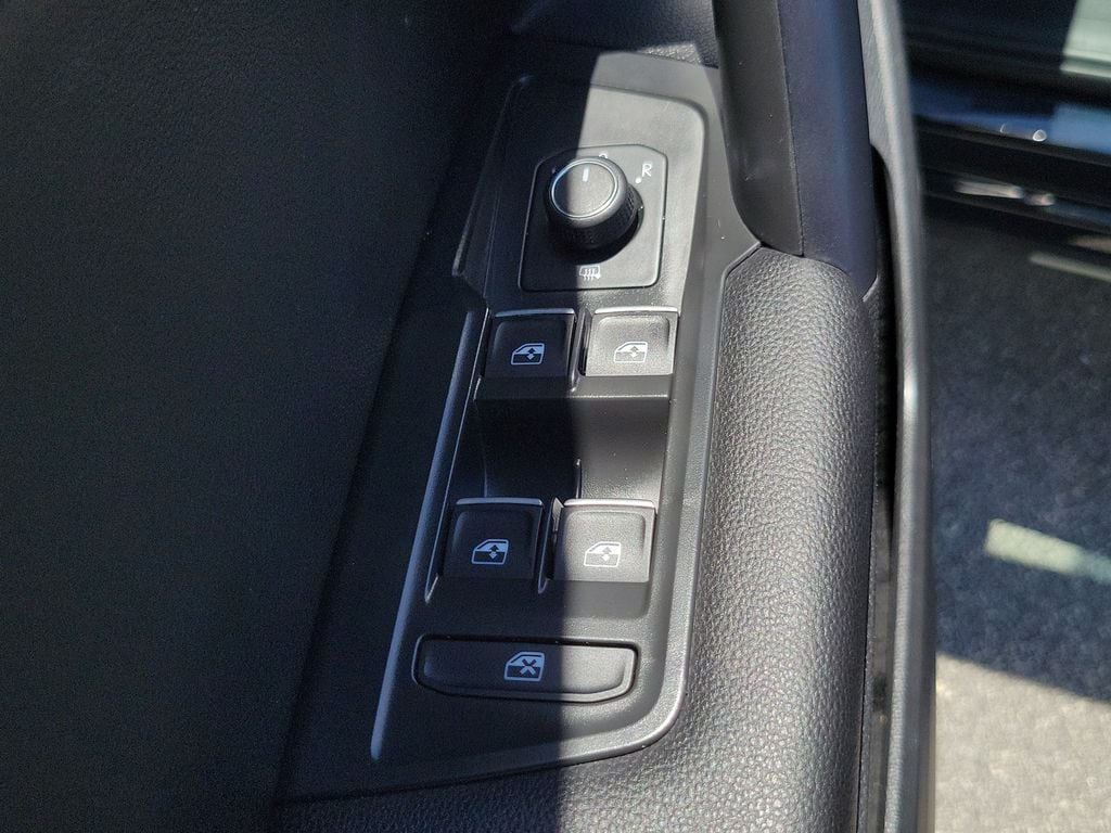2021 Volkswagen Tiguan SE - Photo 20