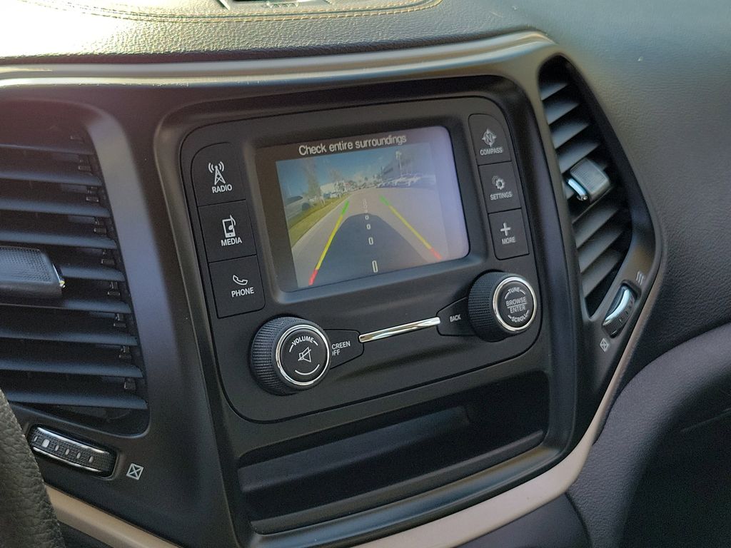 2016 Jeep Cherokee Sport - Photo 28