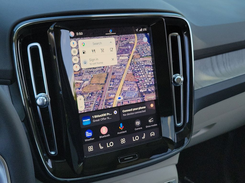 2024 Volvo XC40 Plus - Photo 28