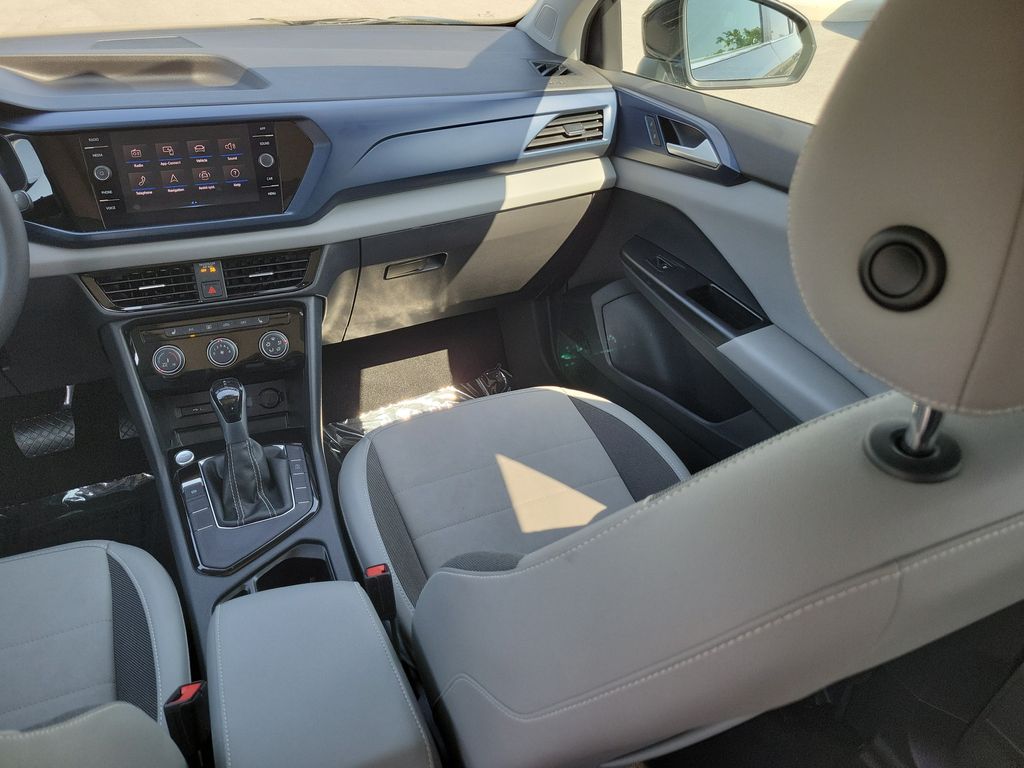 2023 Volkswagen Taos SE - Photo 14