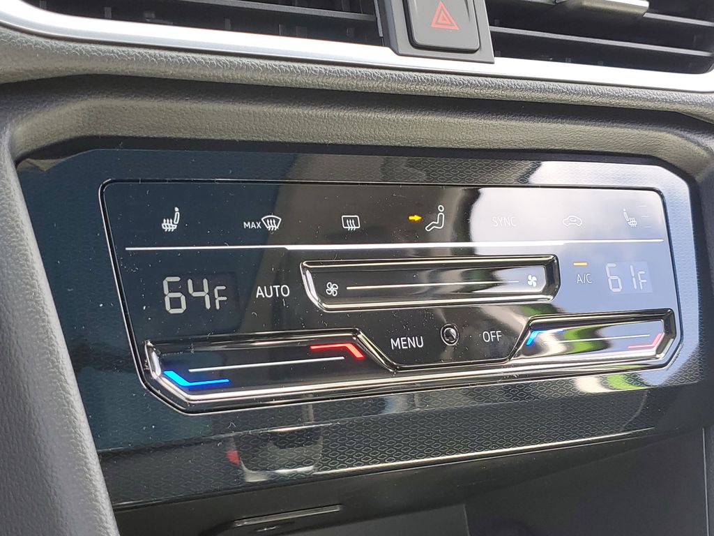 2025 Volkswagen Taos SE - Photo 31