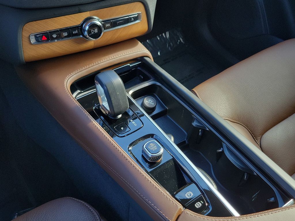 2023 Volvo XC90 Plus - Photo 31