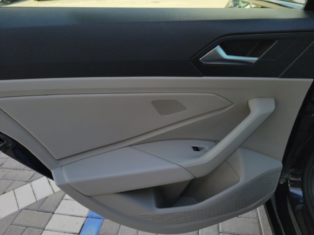2024 Volkswagen Jetta SE - Photo 9