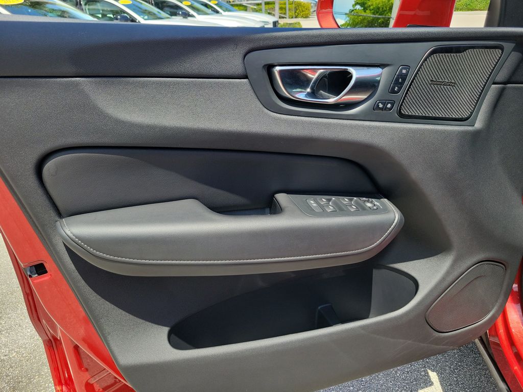 2021 Volvo XC60 Inscription - Photo 17