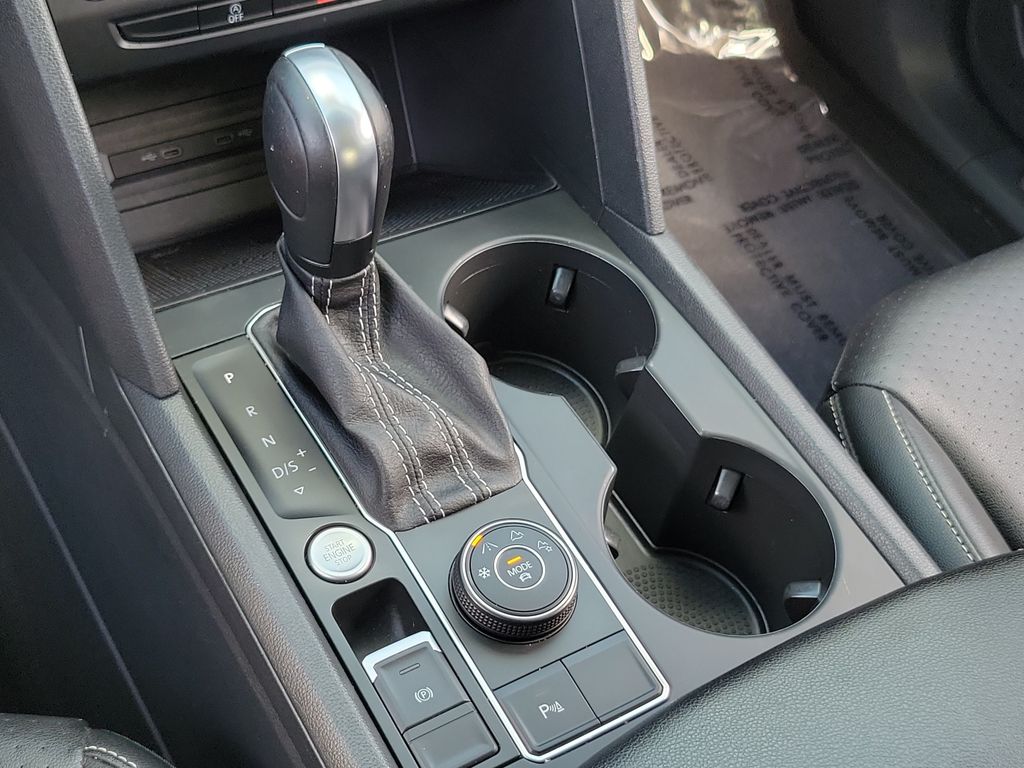 2021 Volkswagen Atlas SE w/Tech - Photo 32
