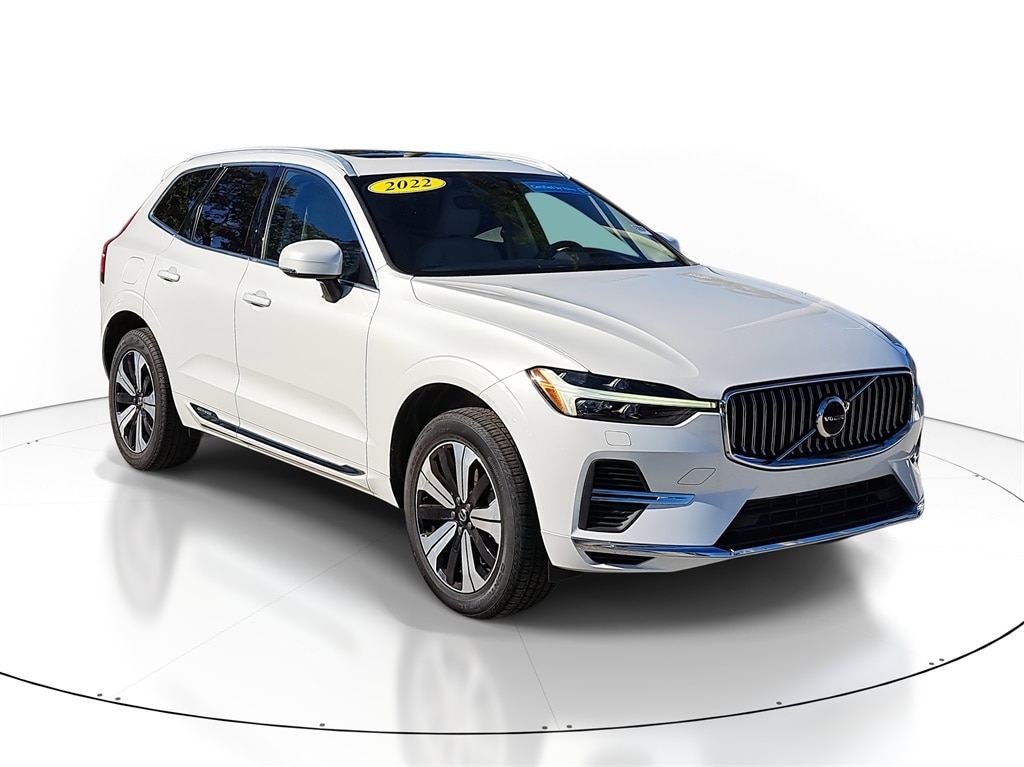 2023 Volvo XC60 Core's photo