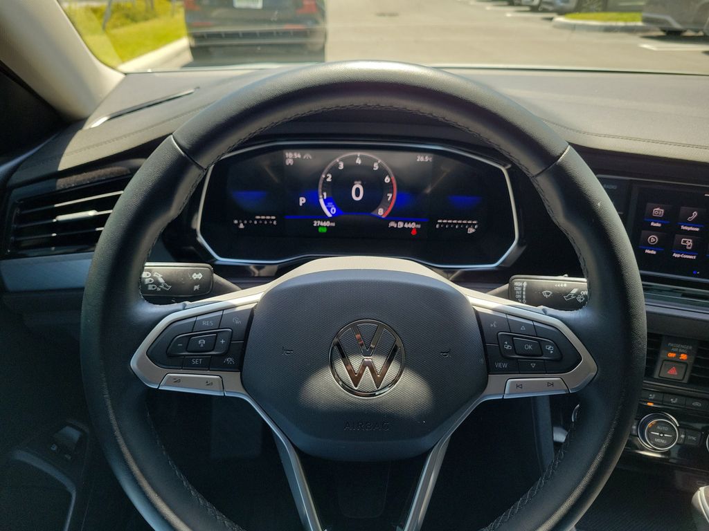 2023 Volkswagen Jetta SE - Photo 24
