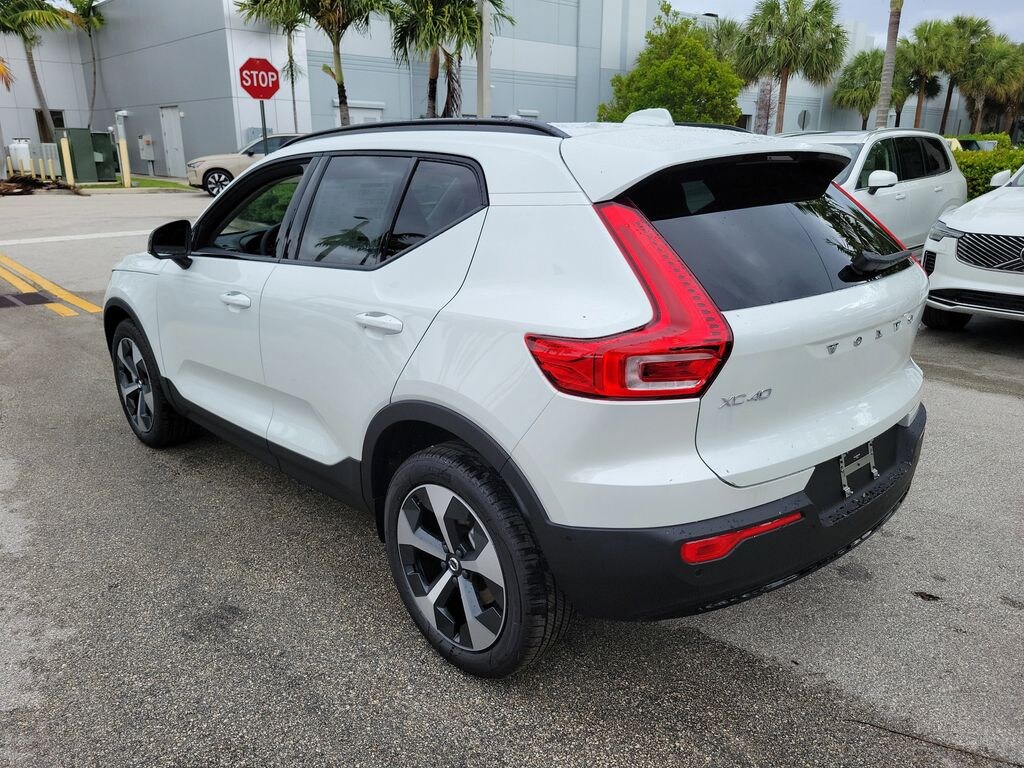 New 2026 Volvo XC40 B5 Plus SUV