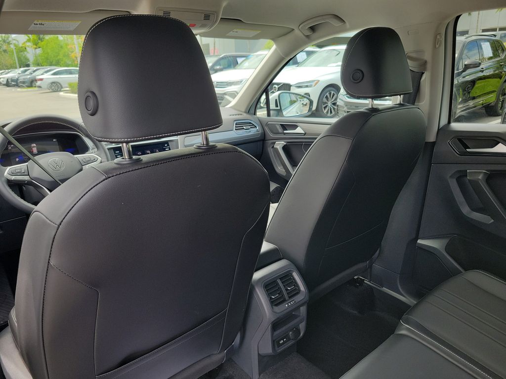 2024 Volkswagen Tiguan SE - Photo 14
