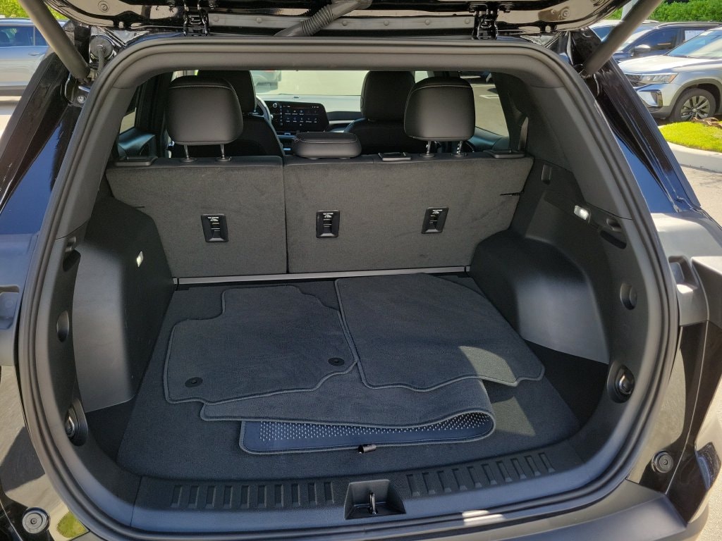 2027 Chevrolet Equinox LT - Photo 6