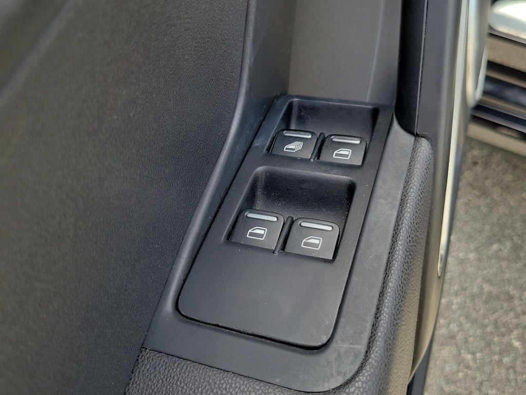 2019 Volkswagen Beetle SE - Photo 11