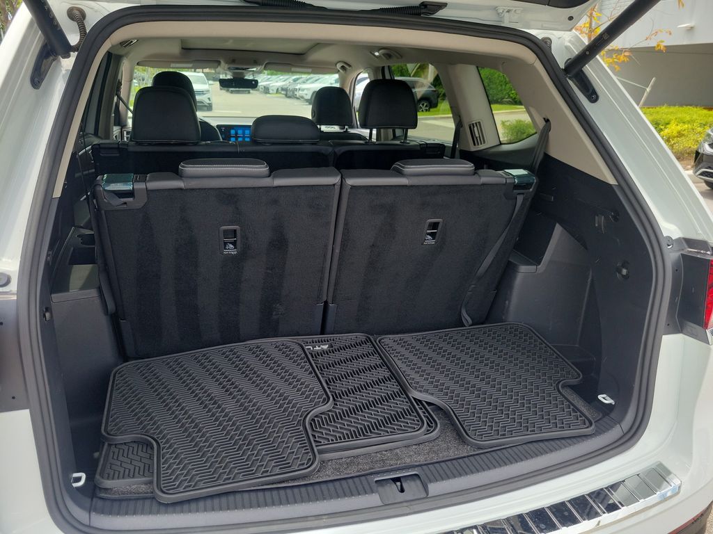 2024 Volkswagen Atlas SE w/Tech - Photo 6