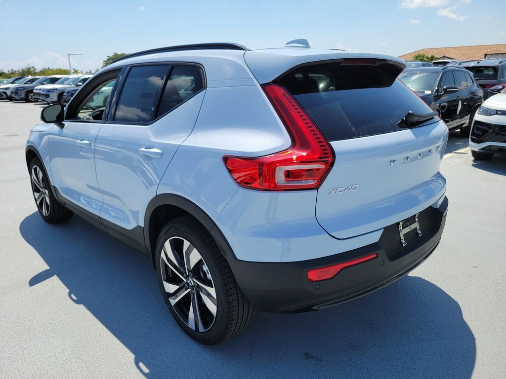 New 2026 Volvo XC40 B5 Ultra SUV