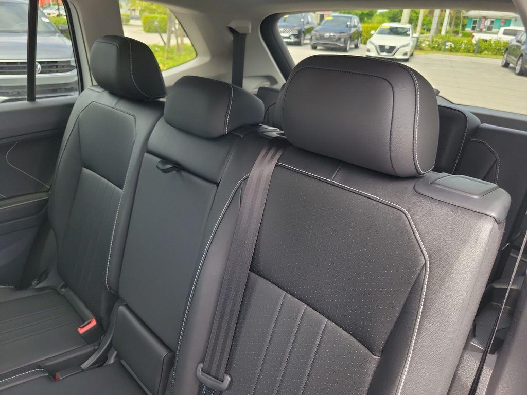 2024 Volkswagen Tiguan SE - Photo 12