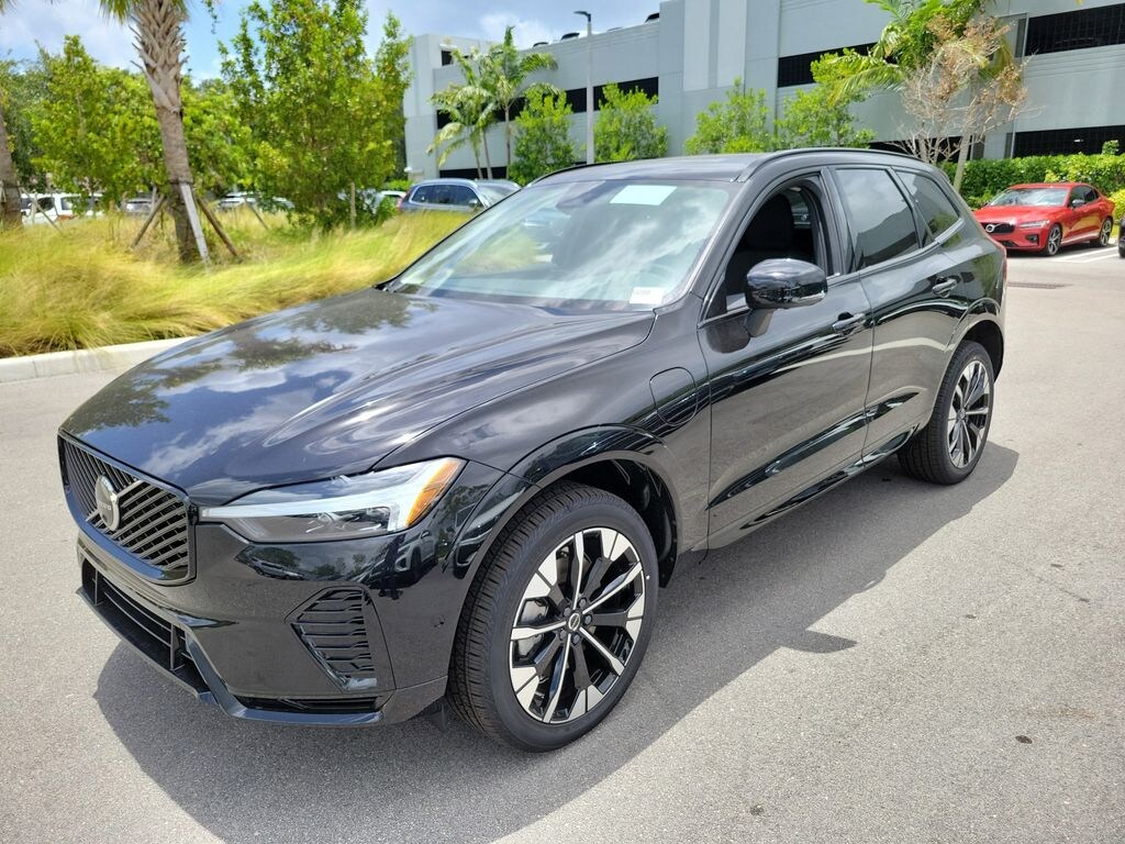 New 2026 Volvo XC60 plug-in hybrid T8 Plus SUV