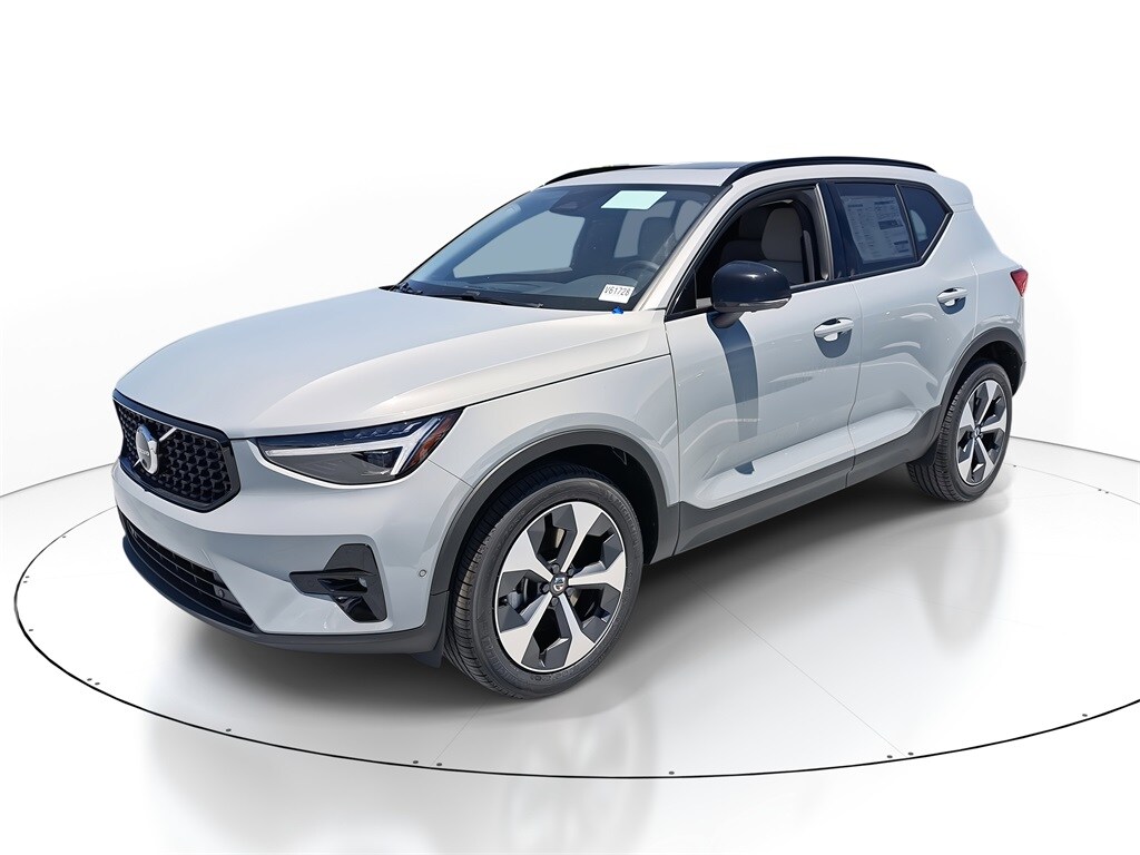 New 2026 Volvo XC40 B5 Plus SUV