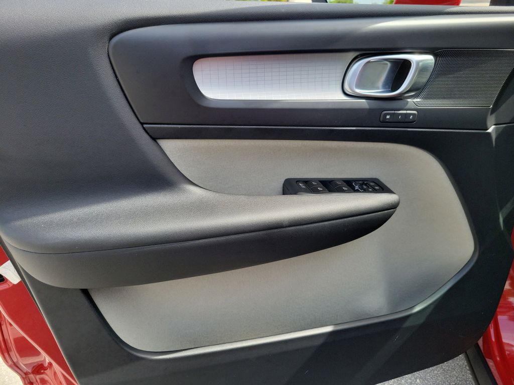 2019 Volvo XC40 Momentum - Photo 17