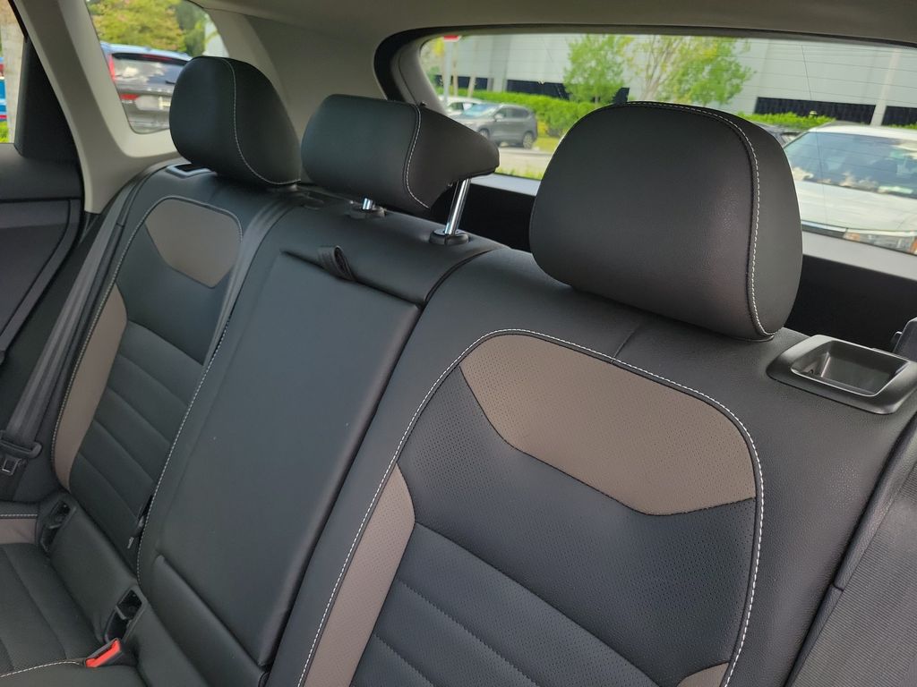 2024 Volkswagen Taos SEL - Photo 10