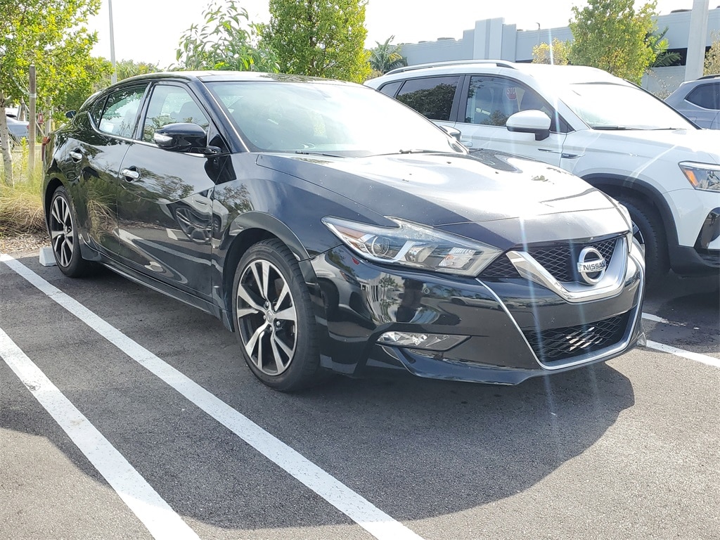2017 Nissan Maxima SL's photo