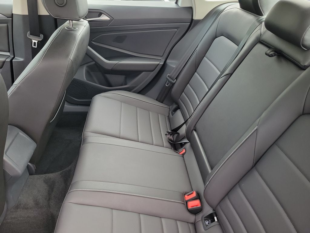 2023 Volkswagen Jetta SE - Photo 11