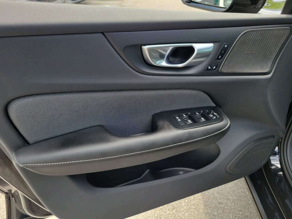 2024 Volvo S60 Plus - Photo 16