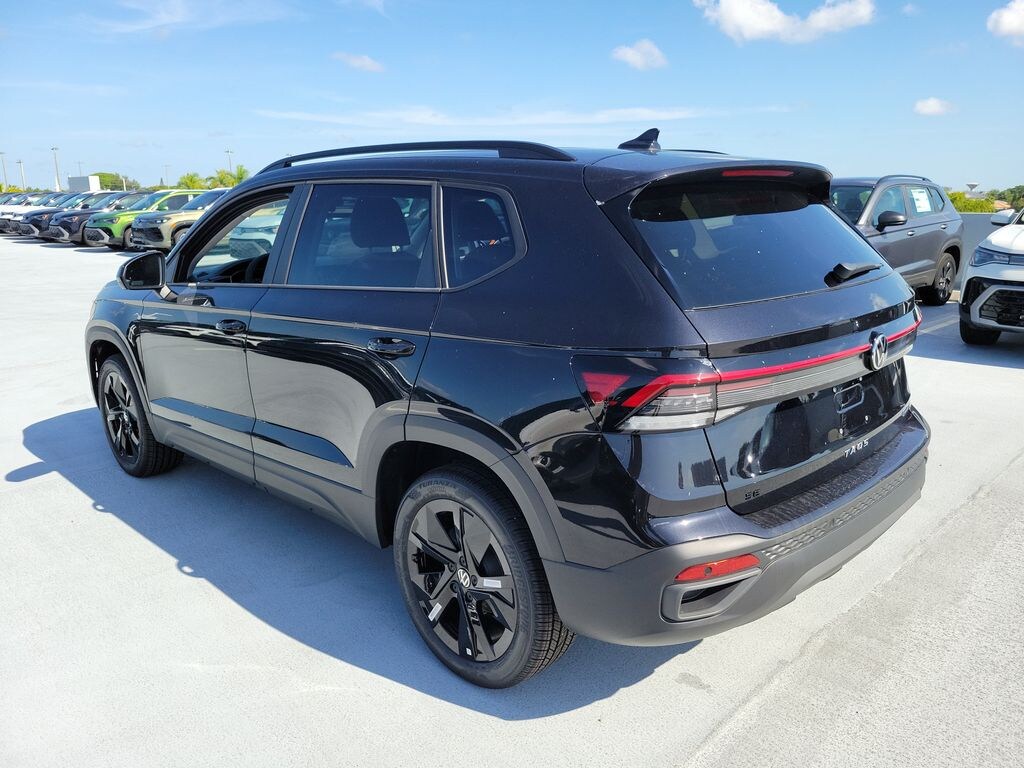 New 2026 Volkswagen Taos 1.5T SE Black SUV