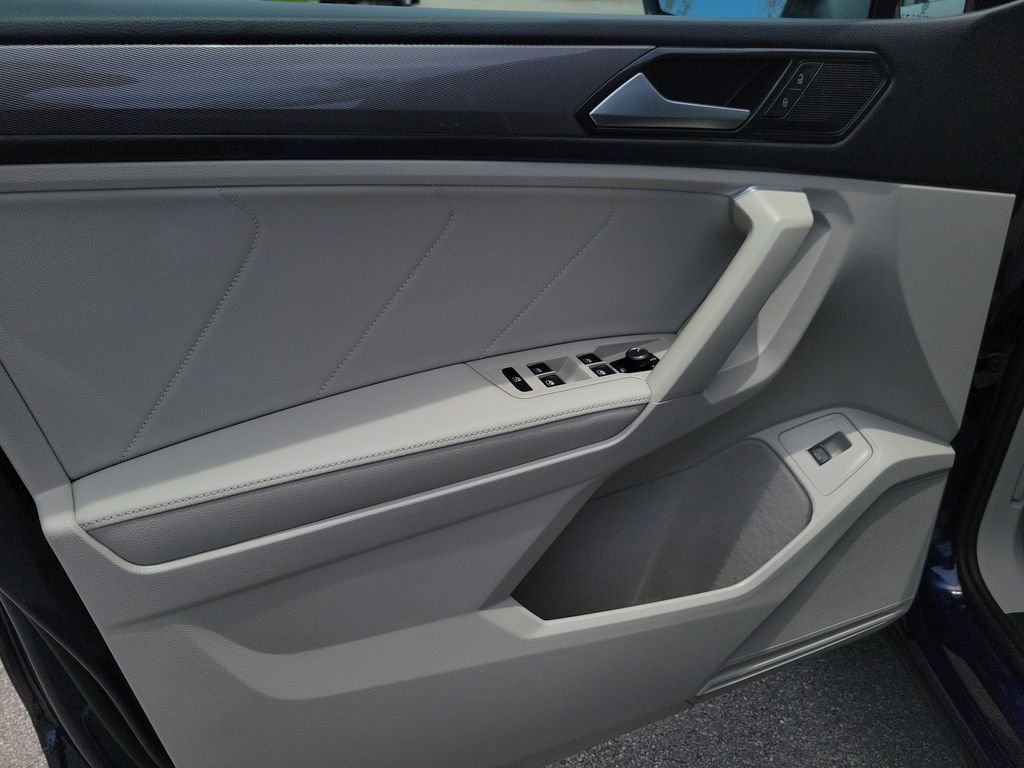 2023 Volkswagen Tiguan SE - Photo 18