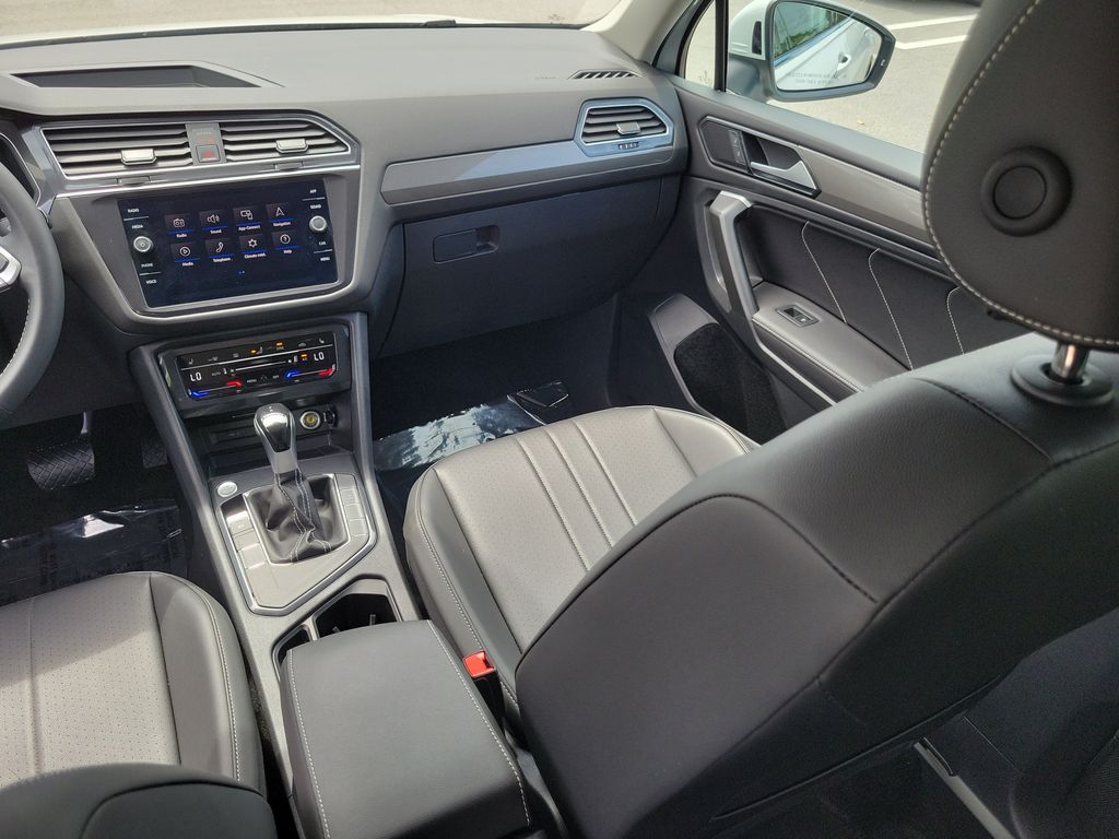 2024 Volkswagen Tiguan SE - Photo 17