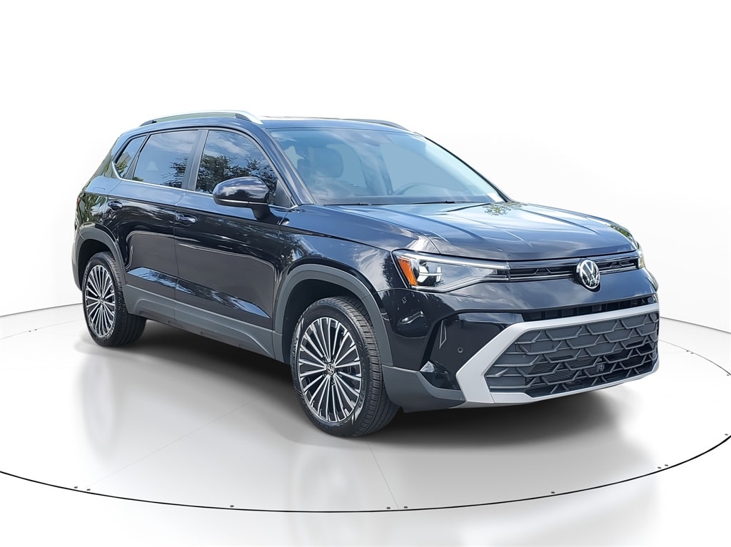 2025 Volkswagen Taos SE's photo