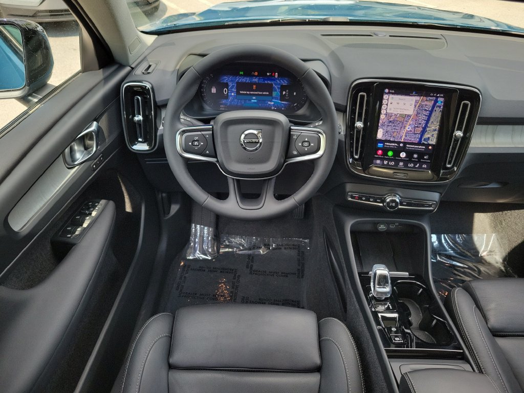 2024 Volvo XC40 Plus - Photo 14