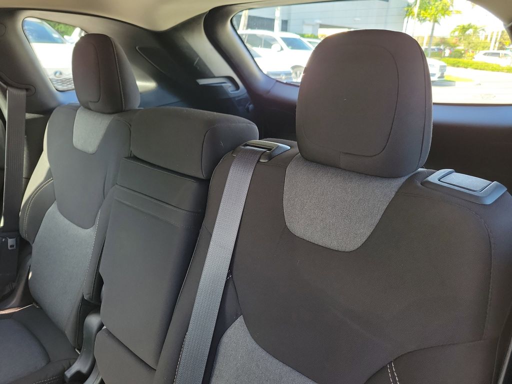 2016 Jeep Cherokee Sport - Photo 11
