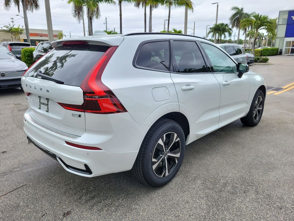 New 2026 Volvo XC60 B5 Core SUV
