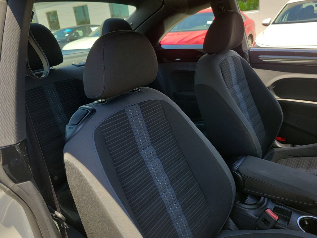 2014 Volkswagen Beetle R-Line - Photo 24
