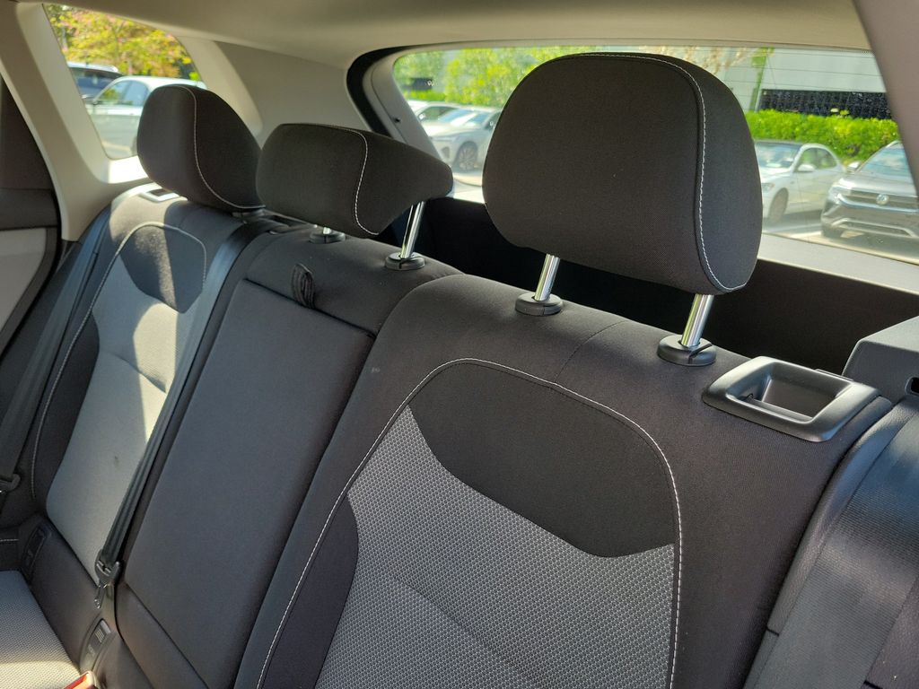 2024 Volkswagen Taos S - Photo 9