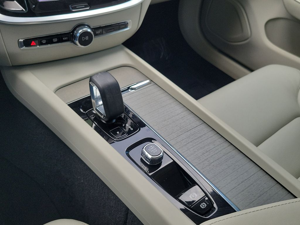 2024 Volvo S60 Plus - Photo 28