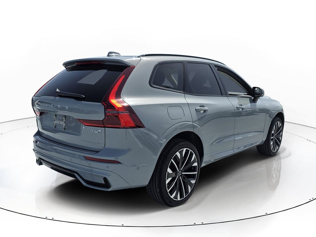 New 2026 Volvo XC60 plug-in hybrid T8 Ultra SUV