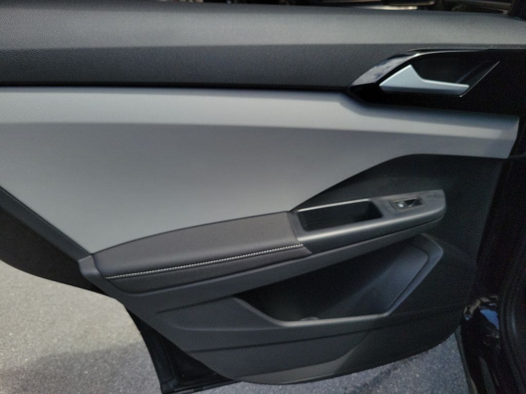 2024 Volkswagen Taos S - Photo 8