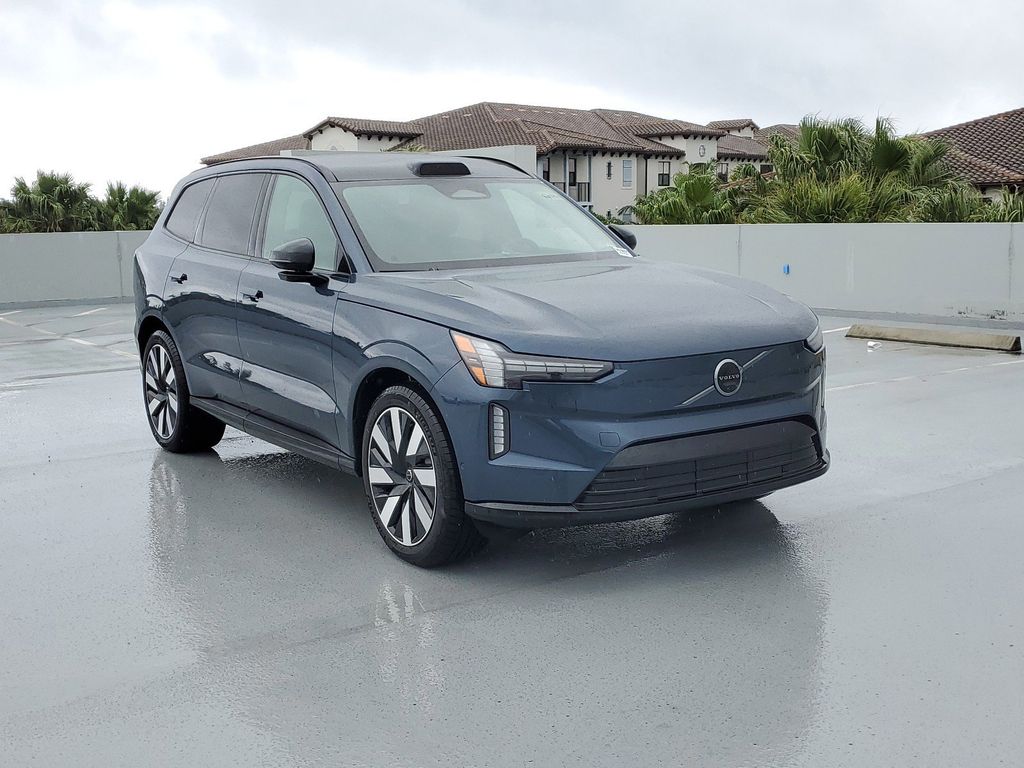 2025 Volvo EX90