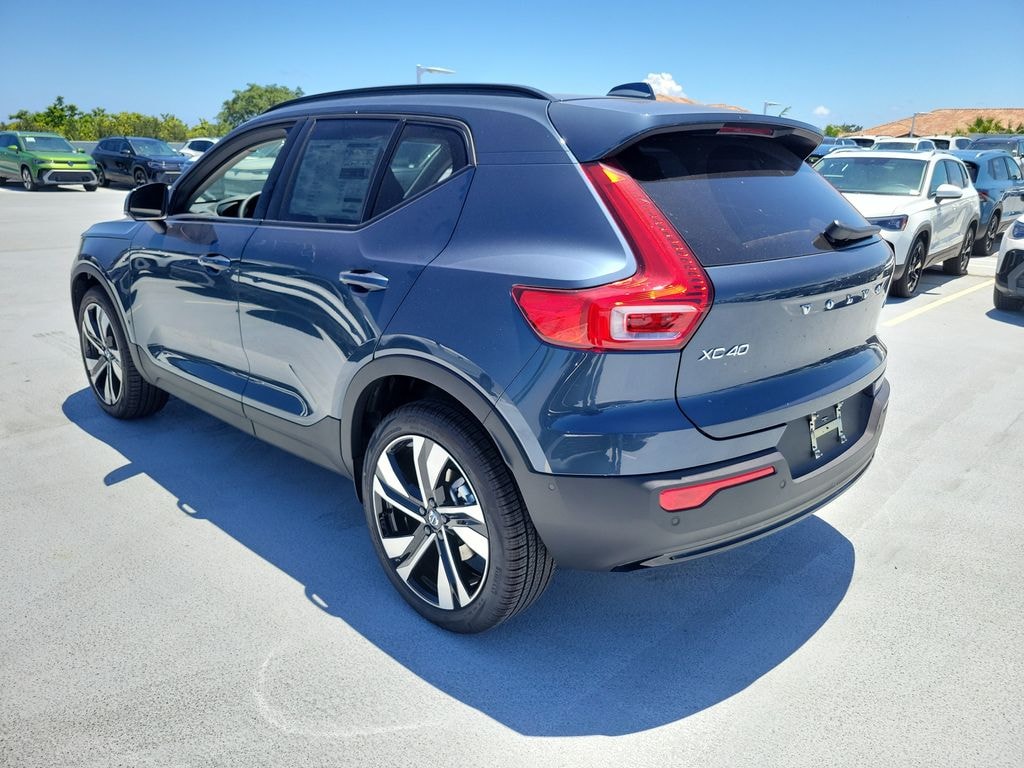 New 2026 Volvo XC40 B5 Ultra SUV